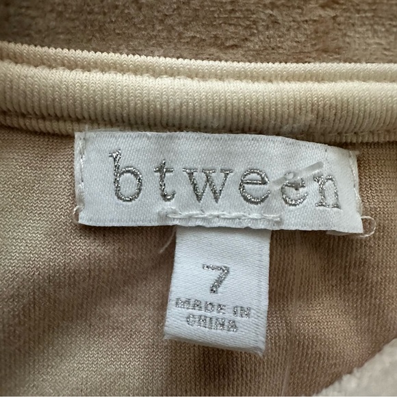 btween Cream and Tan Velour 2 piece Sweatsuit Size 7 Girls - Picture 3 of 14